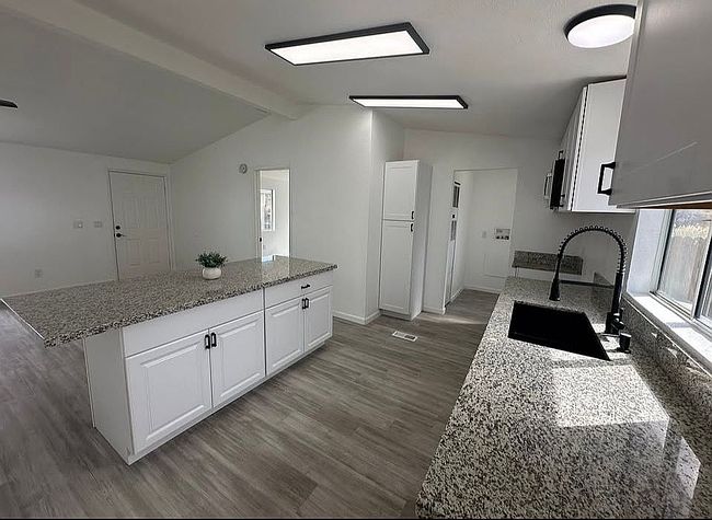 Additional photo 2 of property located at 20 Wilshire Dr