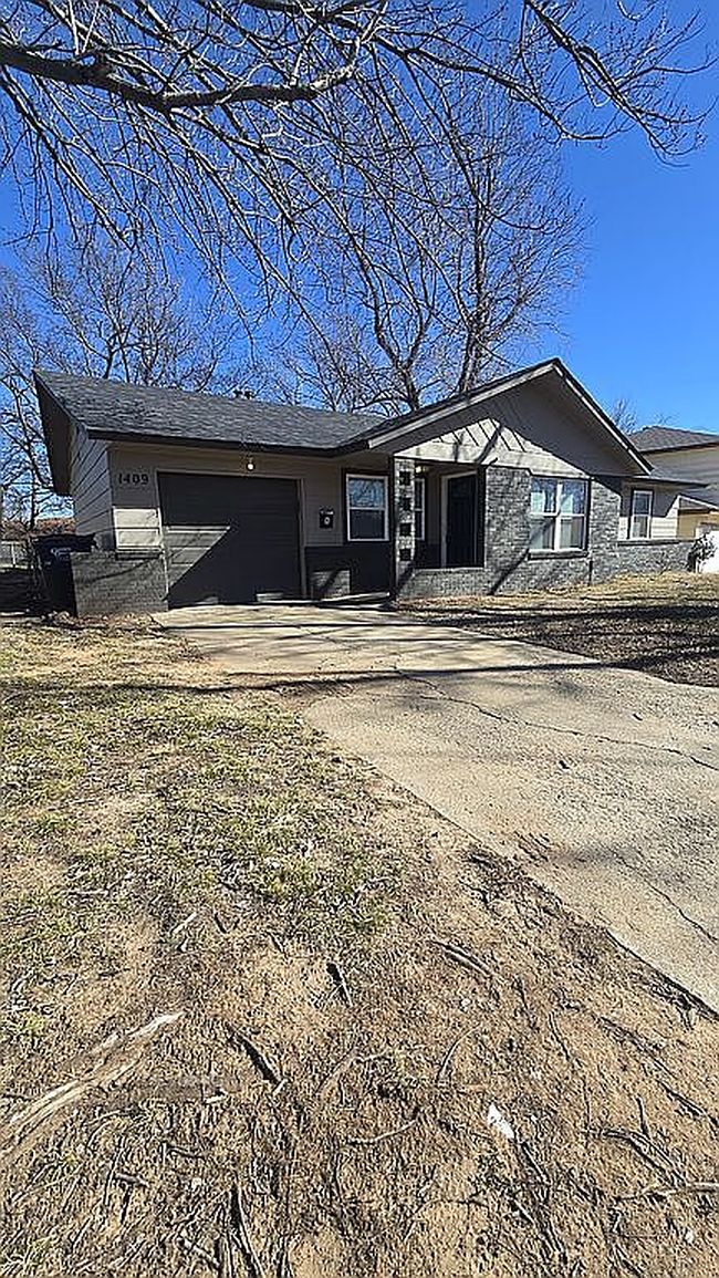Image of 1409 Thompson Dr