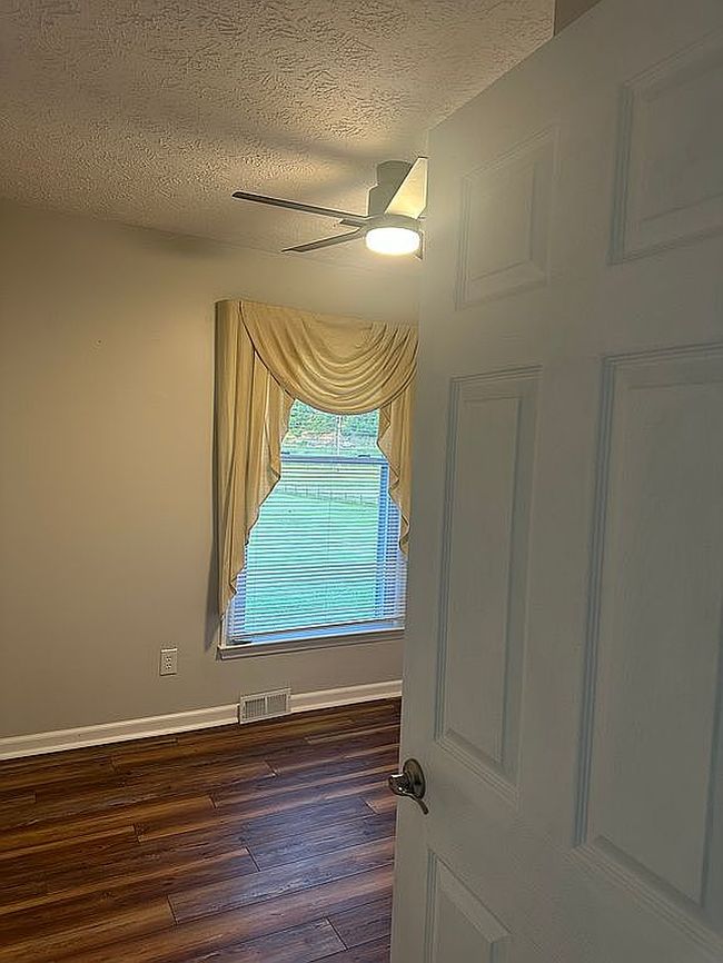 Photo of 123 Clearwater Ln, Galax, VA