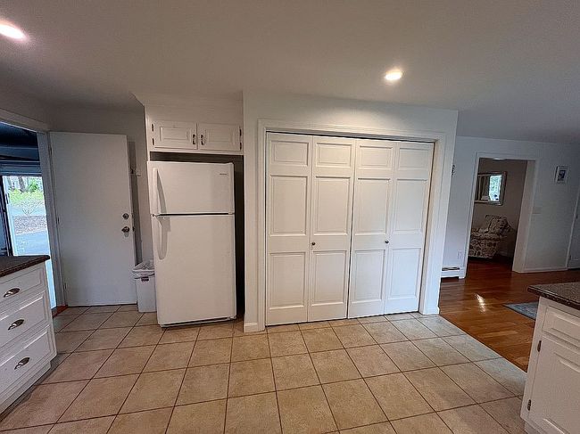 Photo of 25 Woodcrest Ln, West Yarmouth, MA