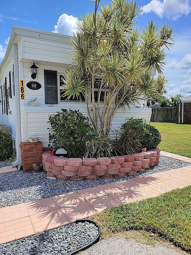 Photo of 186 Ponce De Leon Dr