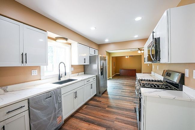 Photo of 319 W Central Ave, Lombard, IL
