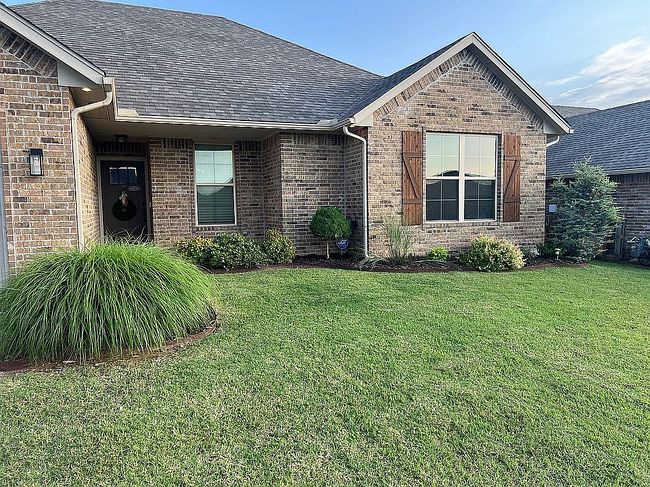 Photo of 1919 Twisted Oak Ct, Shawnee, OK