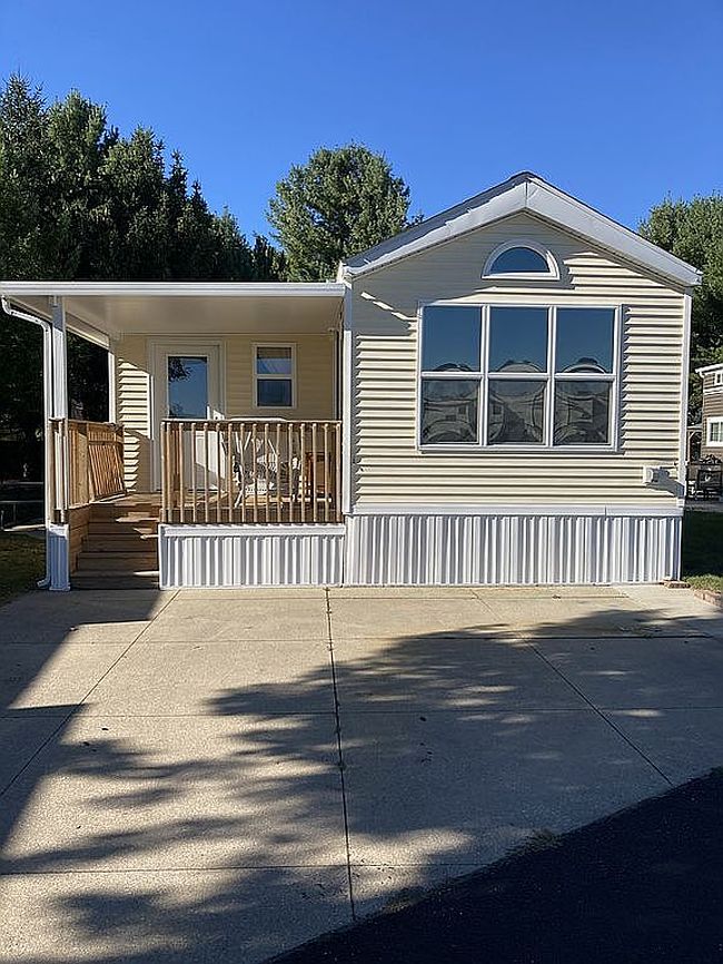 Photo of 22265 8 Mile Rd, Stanwood, MI