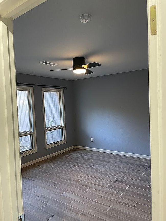 Preview of property located at 11 Mellor Ln