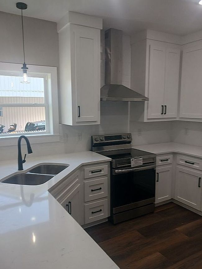 Image of 112 S Eagle St