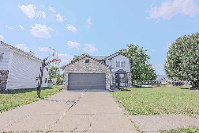 Photo of 8132 Lynn Dr