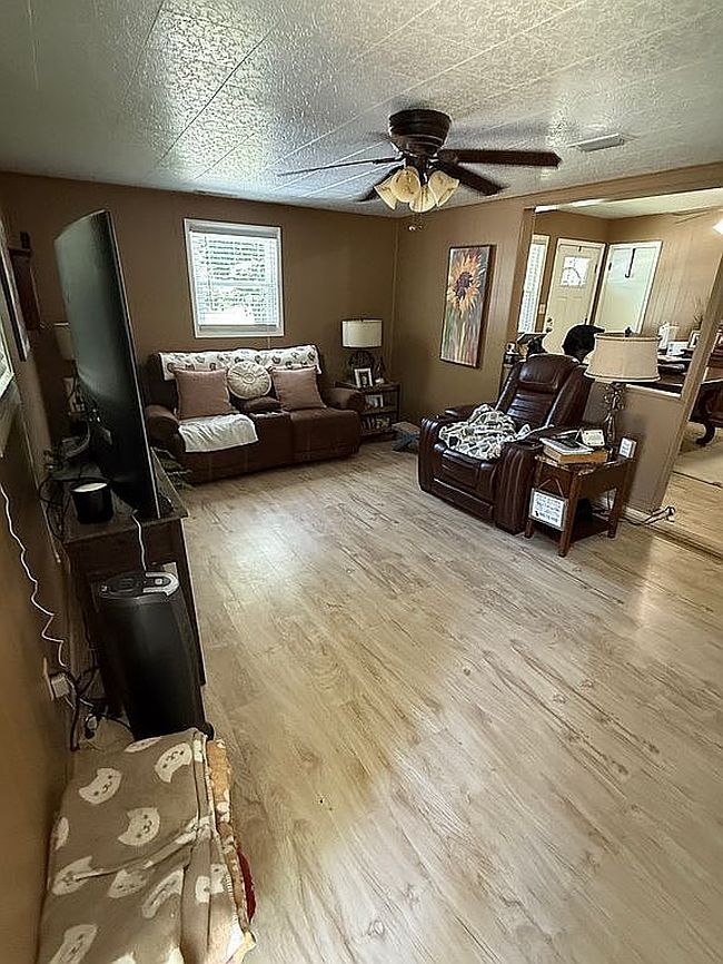 Image of 104 Falcon Dr