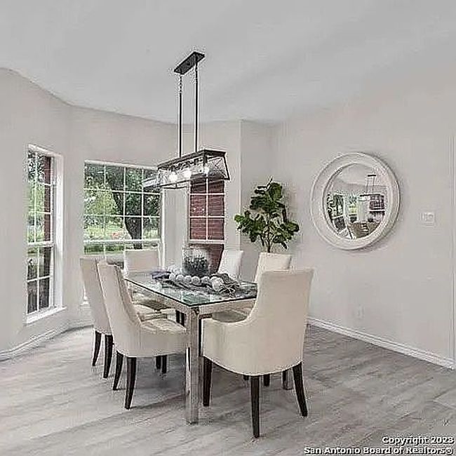 Additional photo 3 of property located at 8621 Willow Wind