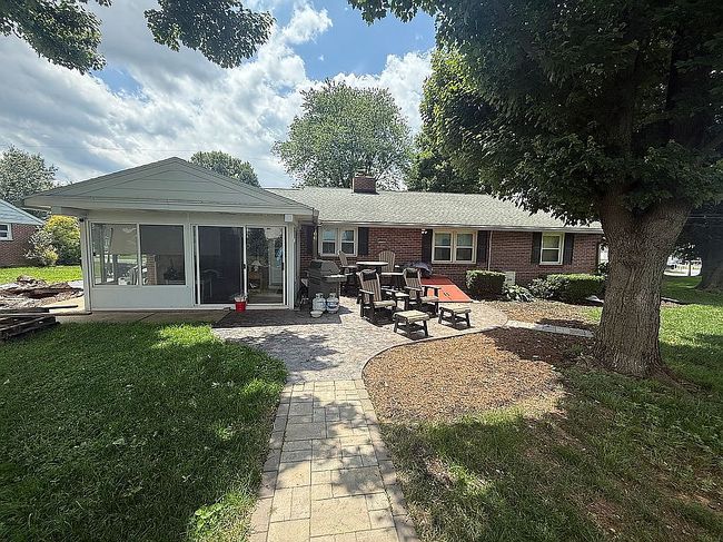 Photo of 3 Pfautz Ave, Lititz, PA