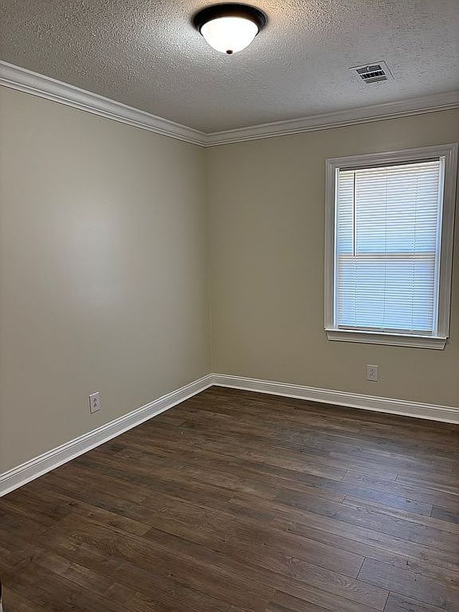 Image of 1906 Highland Dr