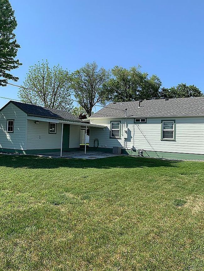 Photo of 712 E Main St, Hermiston, OR