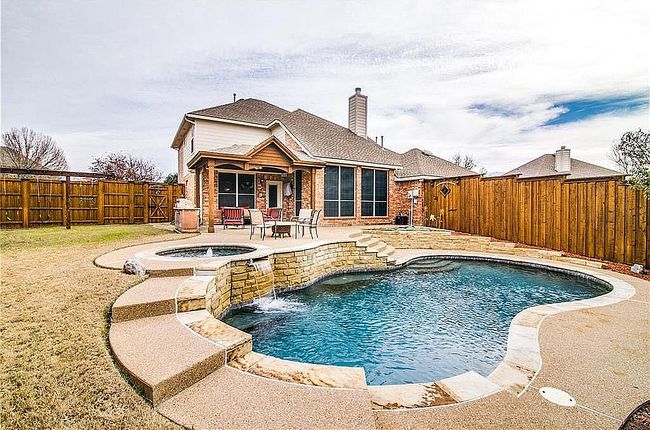 Additional photo 1 of property located at 3101 Fair Oak Dr