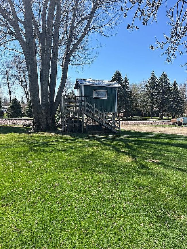 Photo of 816 Elm Ave, Oakes, ND