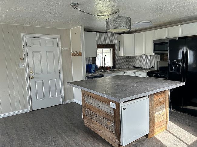 Additional photo 2 of property located at 424 E 900 N #3