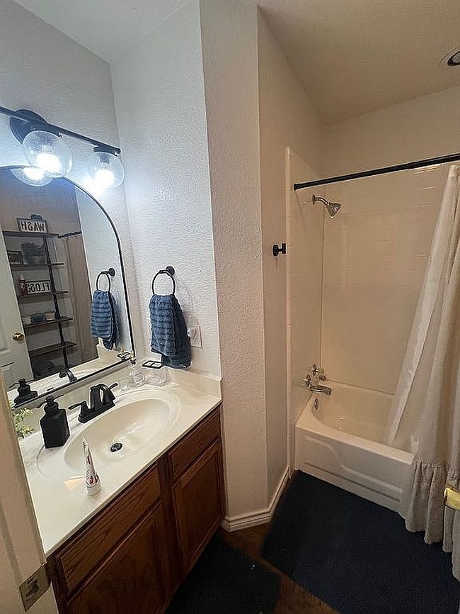 Preview of property located at 305 La Mesa St