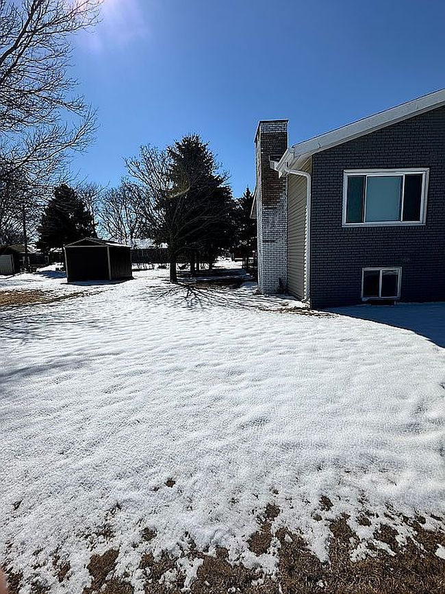 Additional photo 1 of property located at 912 9th St Ne