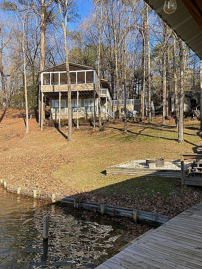 Image of 205 Snow Lake Dr