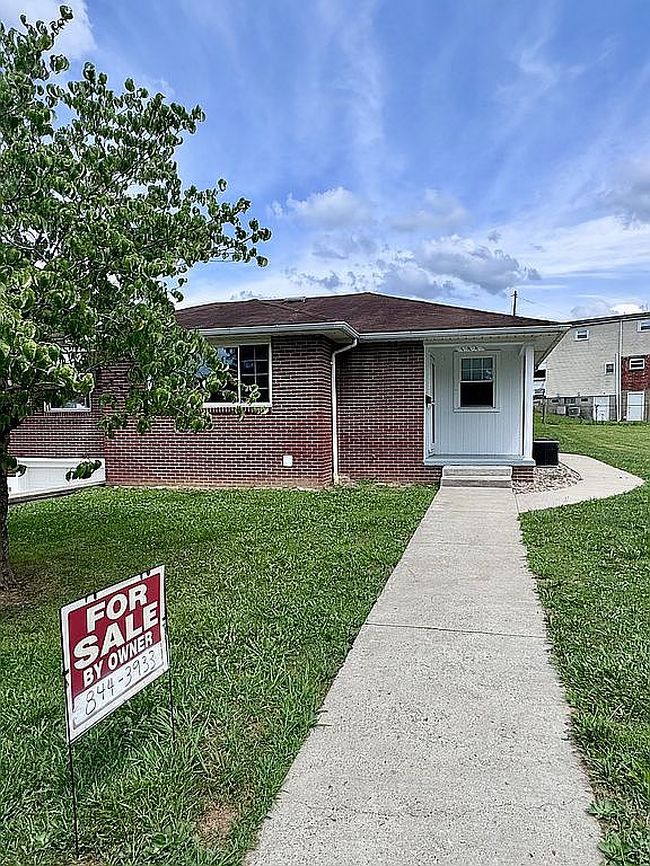 Photo of 144 Seneca Dr, Clarksburg, WV
