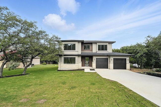 Photo of 512 Cowal Dr S, Spicewood, TX