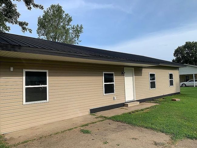 Photo of 417 S Spiker St, Bernie, MO