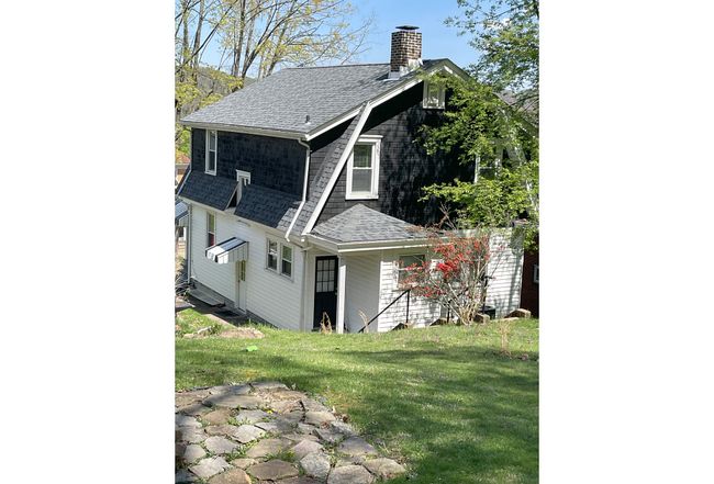 Photo of 846 Neely Heights Ave, Coraopolis, PA