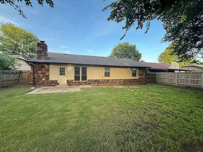 Photo of 1900 N Desert Palm Ave, Broken Arrow, OK