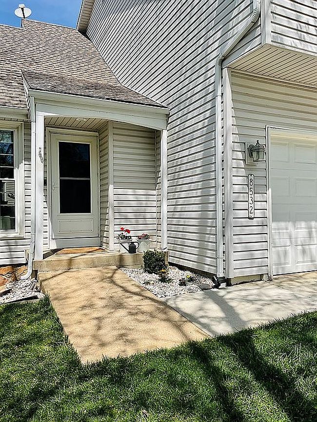 Image of 8532 W 109th Ter