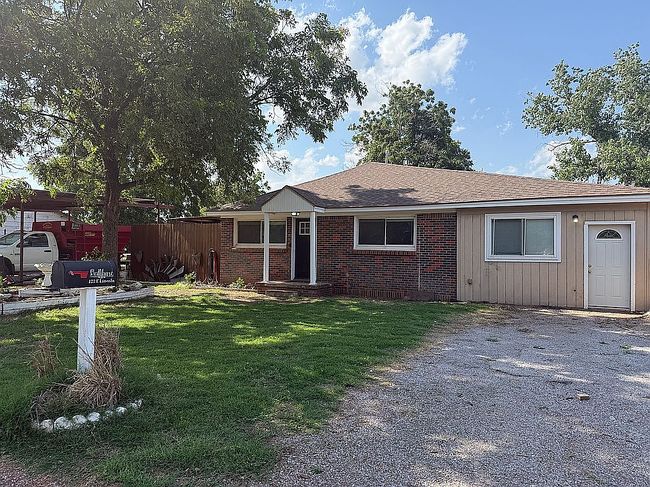 Photo of 122 E Lincoln St, Hollis, OK