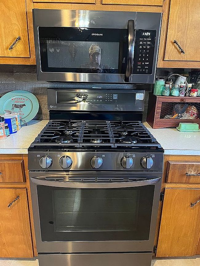 Photo of 16303 Country Side Ave, Salisbury, MO