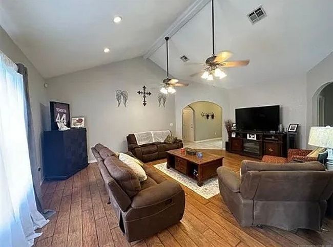 Image of 23982 S Mitchell Ln