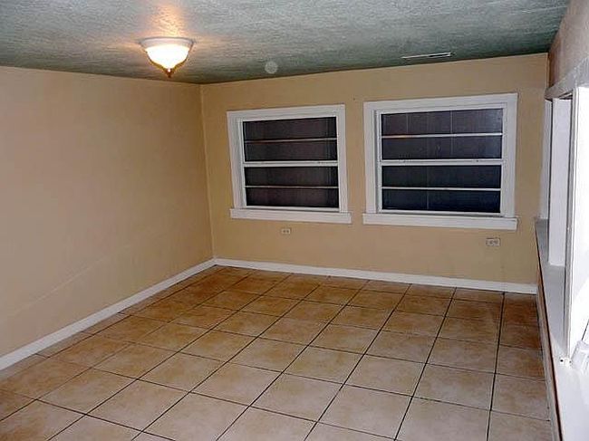 Additional photo 2 of property located at 2221 Nw 95th St