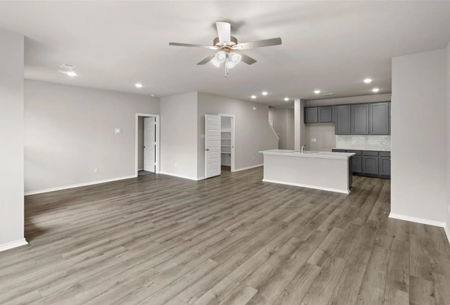 Additional photo 1 of property located at 8009 Gangway Dr