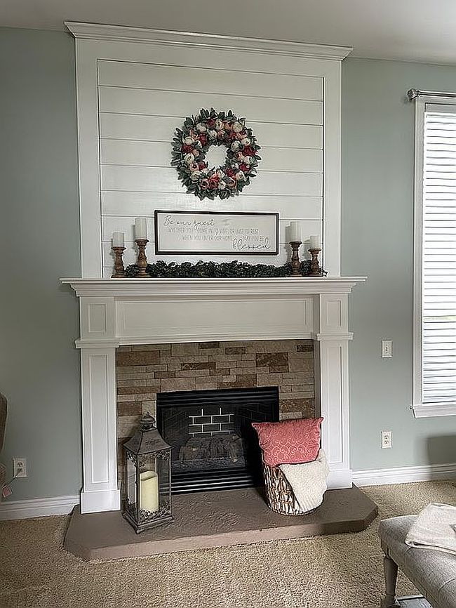 Photo of 26718 Arcadia Dr, Flat Rock, MI
