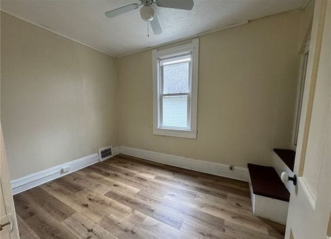 Additional photo 2 of property located at 1132-1134 Dallas Rd