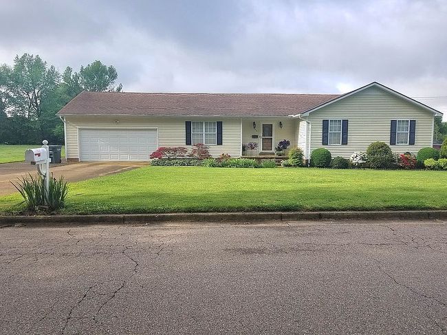 Photo of 805 Howard St, Union City, TN