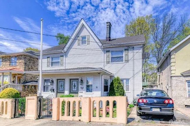 Image of 583 Chestnut St