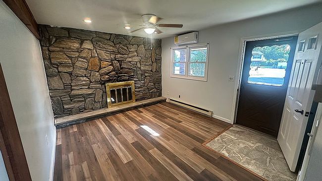 Photo of 7 Hemlock Ln, Albany, NY