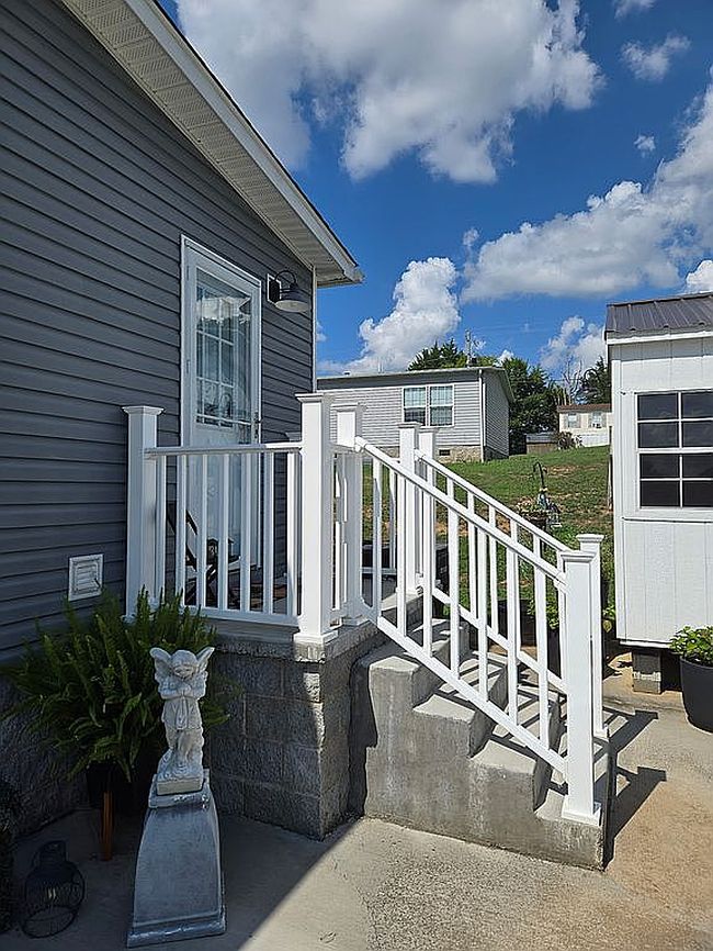 Photo of 113 Hubbard Cir, Clinton, TN