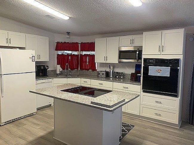 Image of 14 Antigua Ln