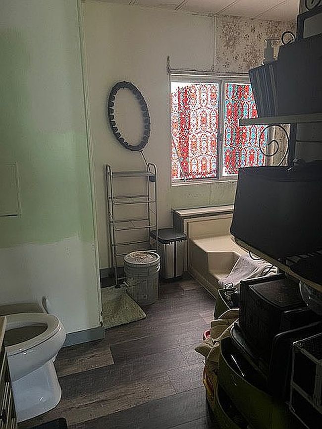 Additional photo 1 of property located at 262 Lakeview Dr