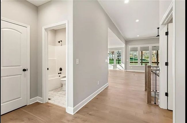 Photo of 1504 Sw Stonewall Dr, Oak Grove, MO