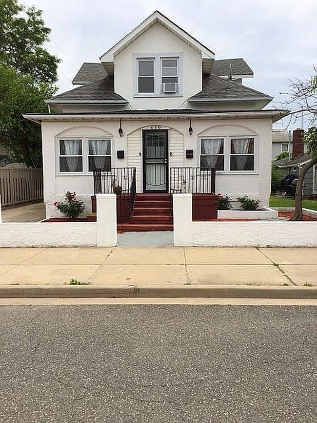Image of 610 Laurelton Blvd