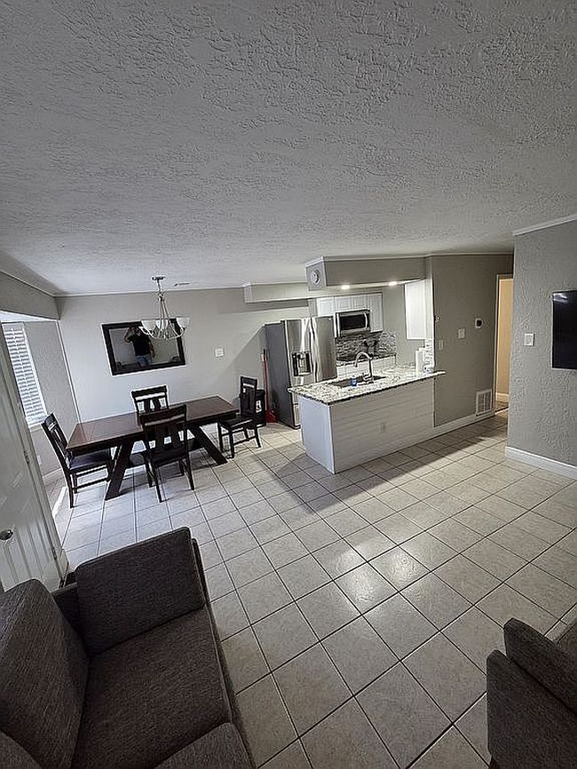 Photo of 13451 Castilian Dr #1, Houston, TX