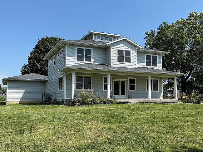 Photo of 20830 270th St, Eldridge, IA