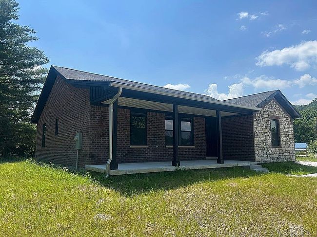 Photo of 345 N Cress Dr, Pekin, IN