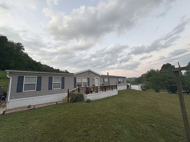 Photo of 124 Wood Crest Rd, Weston, WV