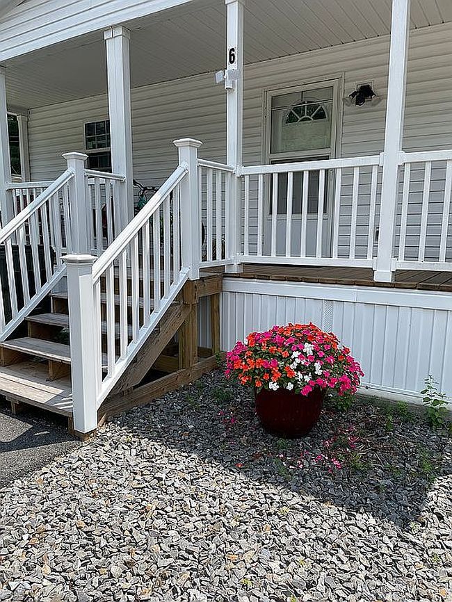 Photo of 6 Torey Pl, Londonderry, NH