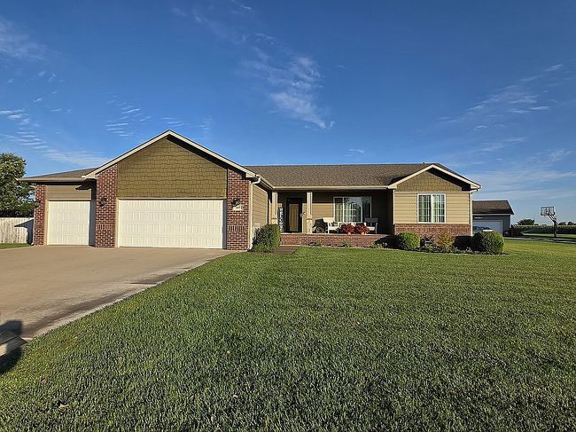 Photo of 409 N Kansas Ave, Haven, KS