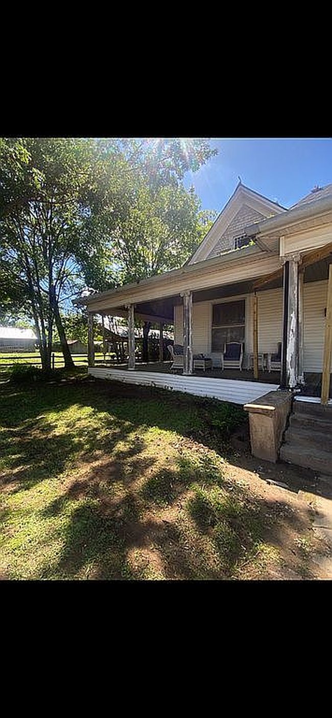 Photo of 208 Mount Pleasant St, Pittsburg, TX